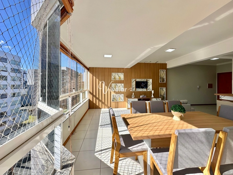 APARTAMENTO COM TRÊS DORMITÓRIOS A VENDA: 1ª foto da galeria de imagens do imóvel