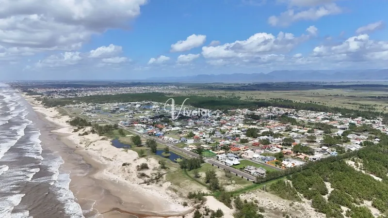 SOBRADO A VENDA A POUCOS METROS DO MAR: 35ª foto da galeria de imagens do imóvel