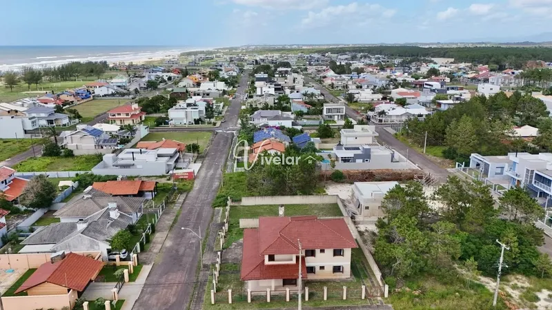 SOBRADO A VENDA A POUCOS METROS DO MAR: 2ª foto da galeria de imagens do imóvel