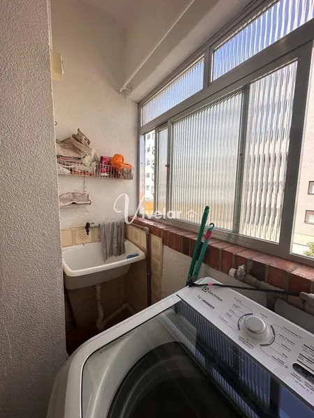 APARTAMENTO AMPLO COM SACADA: 5ª foto da galeria de imagens do imóvel