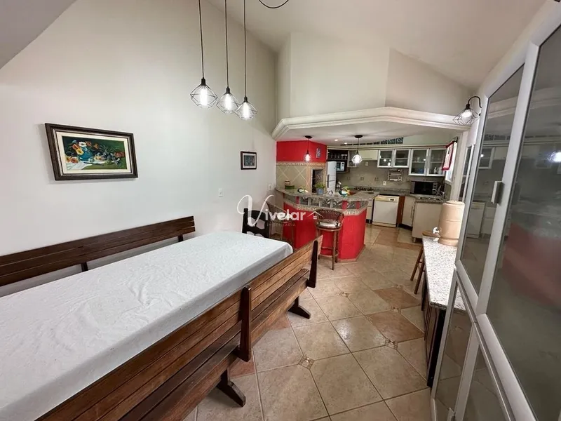 CASA A VENDA COM 5 QUARTOS E 219 METROS QUADRADOS: 11ª foto da galeria de imagens do imóvel