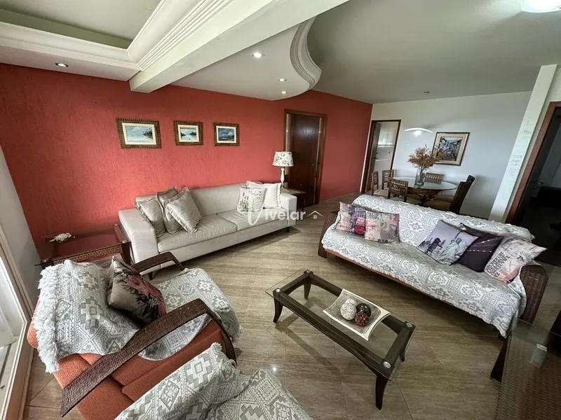 CASA A VENDA COM 5 QUARTOS E 219 METROS QUADRADOS: 3ª foto da galeria de imagens do imóvel