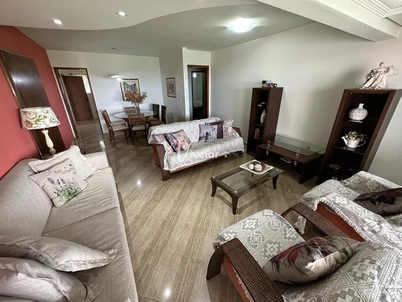 CASA A VENDA COM 5 QUARTOS E 219 METROS QUADRADOS: 4ª foto da galeria de imagens do imóvel