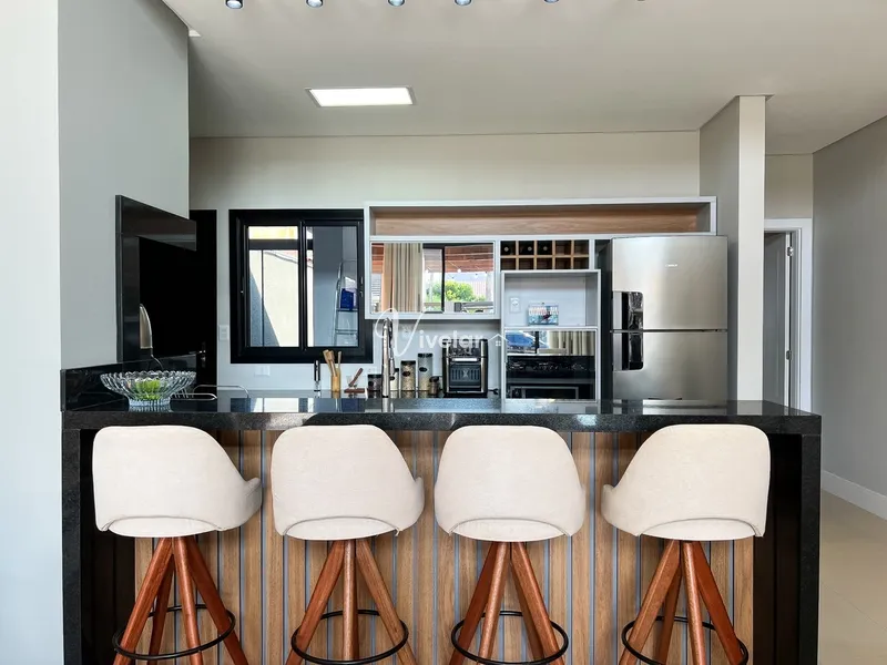 LINDA CASA A VENDA A POUCOS METROS DO MAR: 11ª foto da galeria de imagens do imóvel