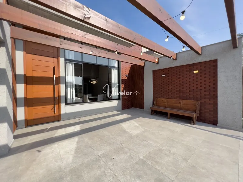LINDA CASA A VENDA A POUCOS METROS DO MAR: 1ª foto da galeria de imagens do imóvel