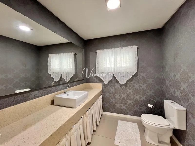 UMA CASA AMPLA E PRONTA PARA MORAR, TUDO ISSO NO CORAÇÃO DA CIDADE !: 6ª foto da galeria de imagens do imóvel