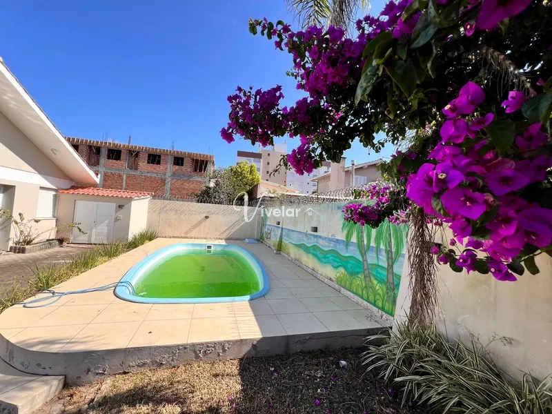 UMA CASA AMPLA E PRONTA PARA MORAR, TUDO ISSO NO CORAÇÃO DA CIDADE !: 2ª foto da galeria de imagens do imóvel