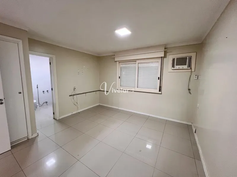 UMA CASA AMPLA E PRONTA PARA MORAR, TUDO ISSO NO CORAÇÃO DA CIDADE !: 12ª foto da galeria de imagens do imóvel
