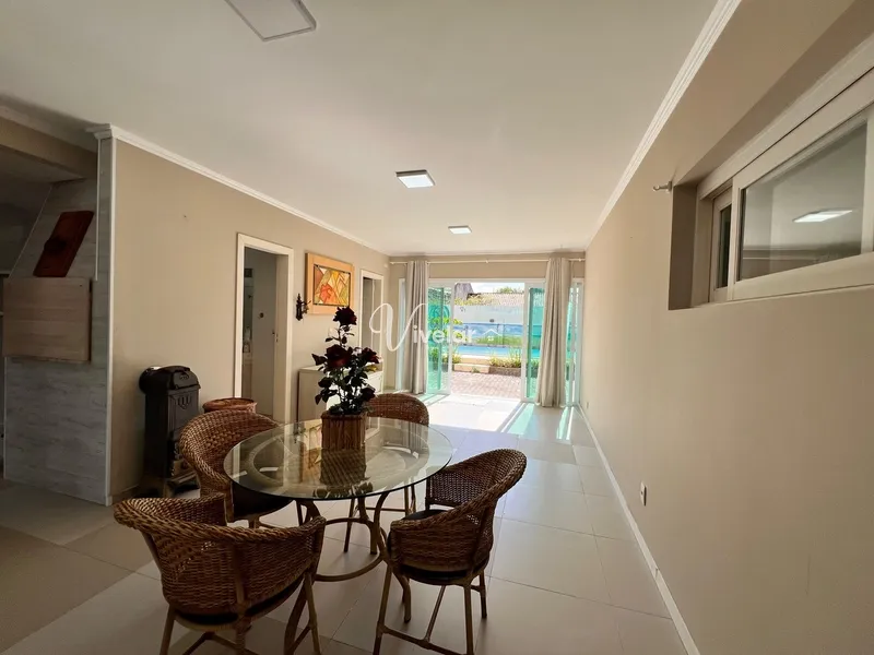 UMA CASA AMPLA E PRONTA PARA MORAR, TUDO ISSO NO CORAÇÃO DA CIDADE !: 3ª foto da galeria de imagens do imóvel
