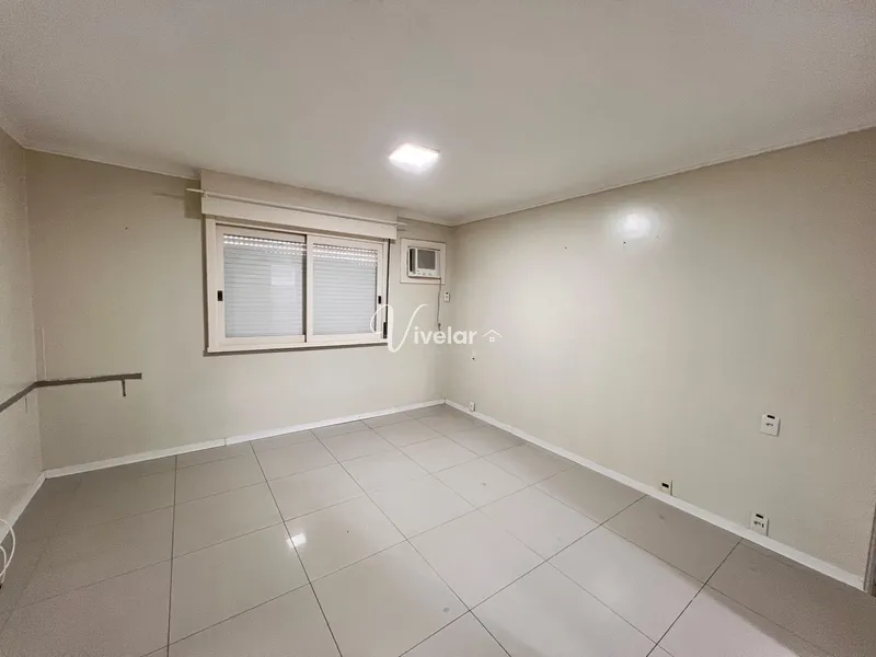 UMA CASA AMPLA E PRONTA PARA MORAR, TUDO ISSO NO CORAÇÃO DA CIDADE !: 21ª foto da galeria de imagens do imóvel