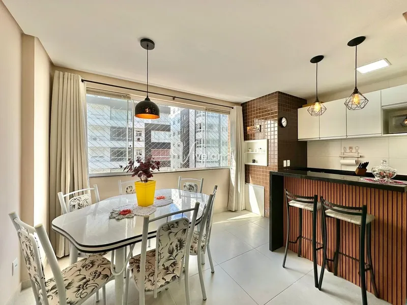 APARTAMENTO A UMA QUADRA DO MAR !: 1ª foto da galeria de imagens do imóvel