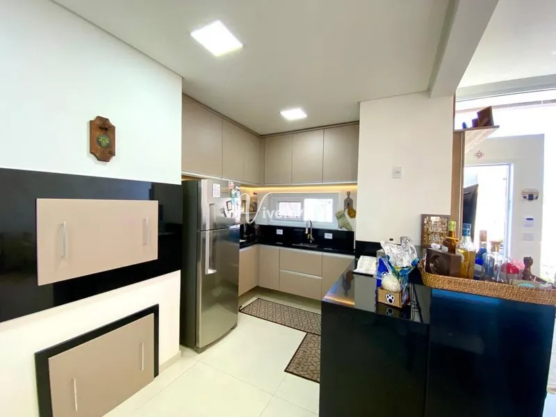 CASA A APENAS DUAS QUADRAS DO MAR !: 14ª foto da galeria de imagens do imóvel