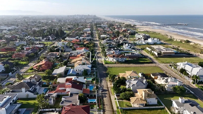 EXCELENTE CASA COM 4 DORMITORIOS A POUCOS METROS DO MAR !: 29ª foto da galeria de imagens do imóvel