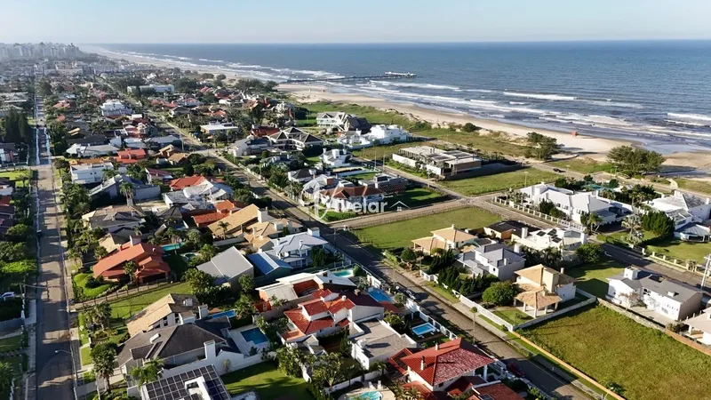 EXCELENTE CASA COM 4 DORMITORIOS A POUCOS METROS DO MAR !: 25ª foto da galeria de imagens do imóvel