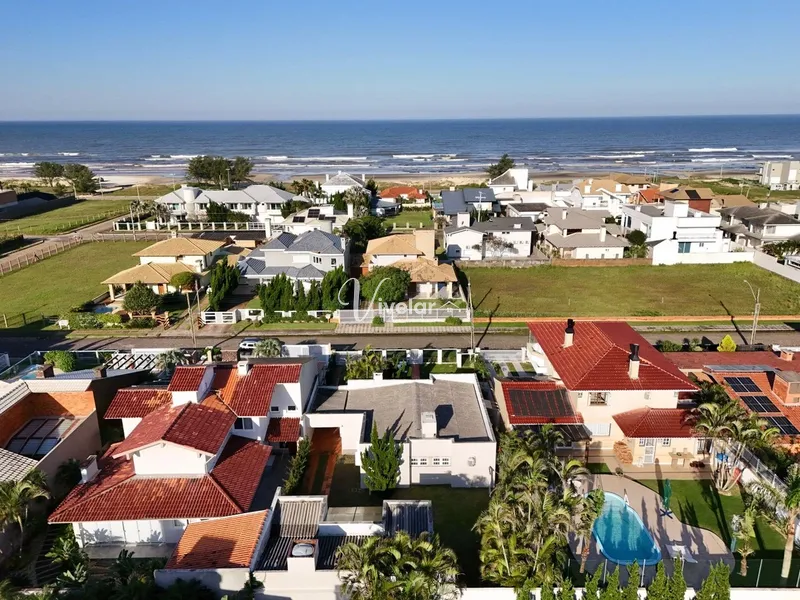 EXCELENTE CASA COM 4 DORMITORIOS A POUCOS METROS DO MAR !: 9ª foto da galeria de imagens do imóvel