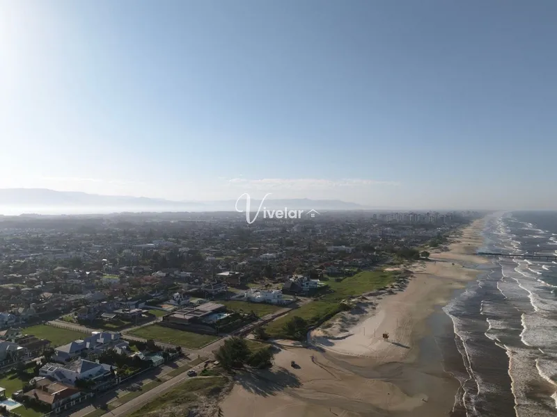 EXCELENTE CASA COM 4 DORMITORIOS A POUCOS METROS DO MAR !: 28ª foto da galeria de imagens do imóvel