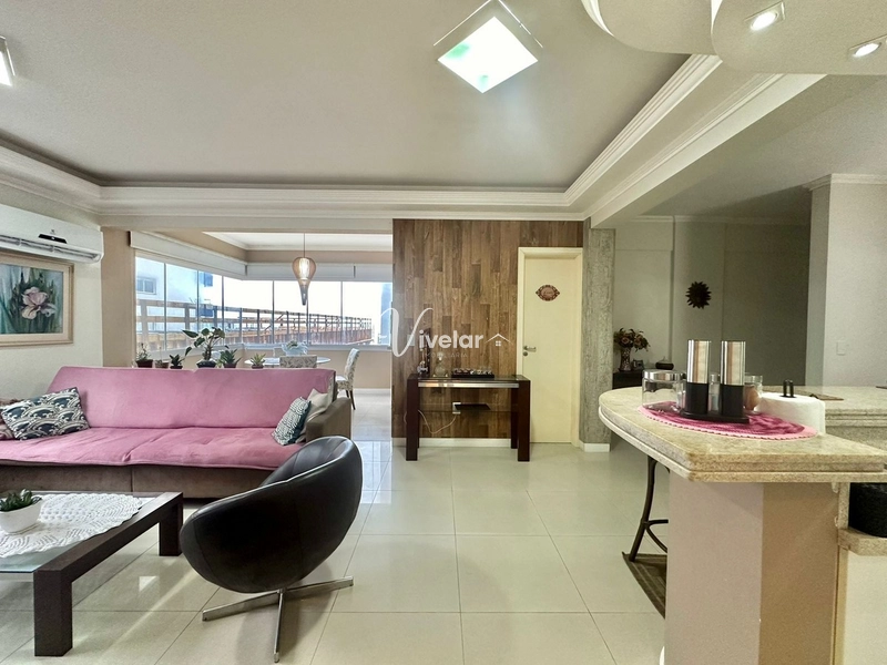 LINDO APARTAMENTO AMPLO, MOBILIADO !: 1ª foto da galeria de imagens do imóvel
