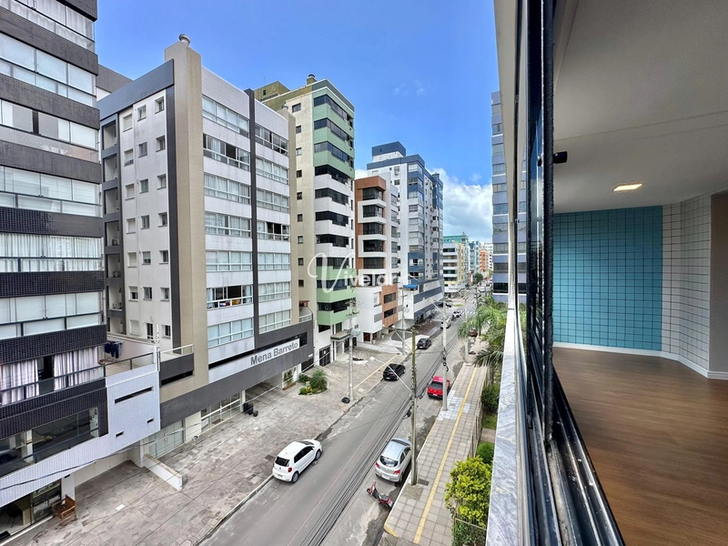 AMPLO APARTAMENTO DE FRENTE E COM LAREIRA !: 3ª foto da galeria de imagens do imóvel