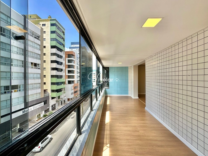 AMPLO APARTAMENTO DE FRENTE E COM LAREIRA !: 8ª foto da galeria de imagens do imóvel