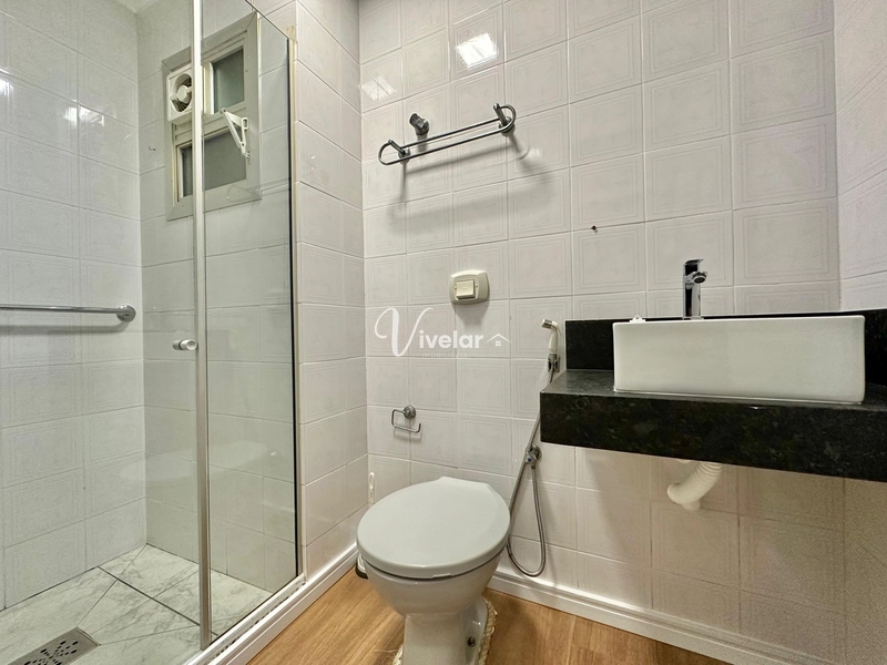 AMPLO APARTAMENTO DE FRENTE E COM LAREIRA !: 2ª foto da galeria de imagens do imóvel