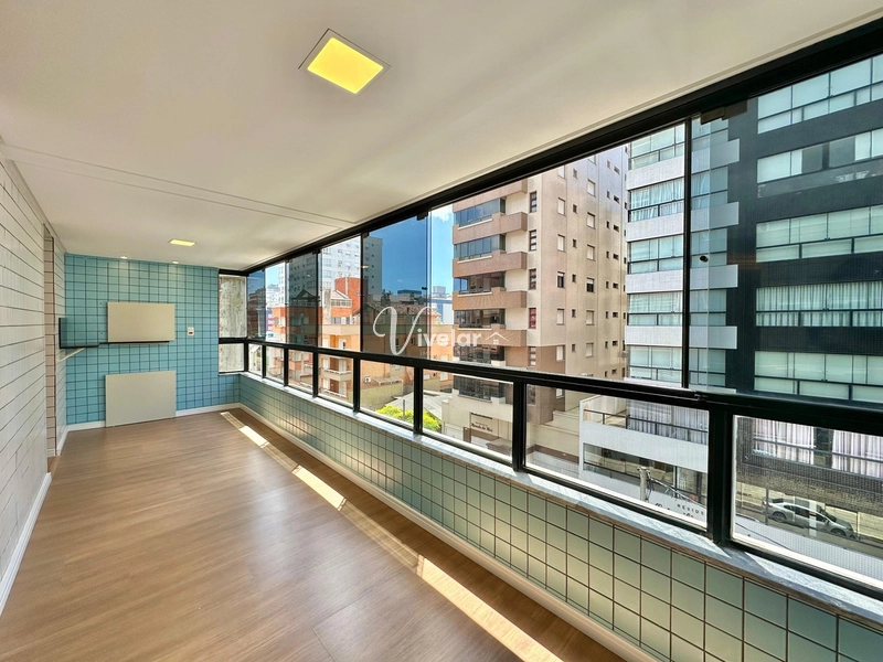 AMPLO APARTAMENTO DE FRENTE E COM LAREIRA !: 11ª foto da galeria de imagens do imóvel