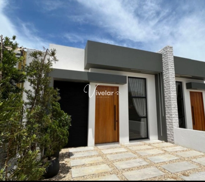 CASA 4 QUADRAS DA PRAIA: 1ª foto da galeria de imagens do imóvel