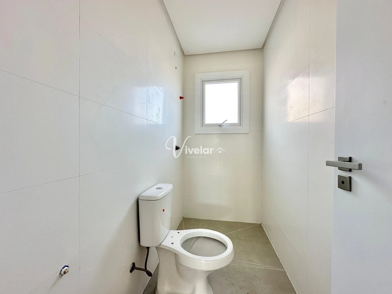 APARTAMENTO COM TERRAÇO, A POUCOS METROS DO MAR: 2ª foto da galeria de imagens do imóvel