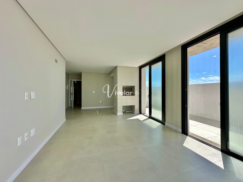 APARTAMENTO COM TERRAÇO, A POUCOS METROS DO MAR: 10ª foto da galeria de imagens do imóvel