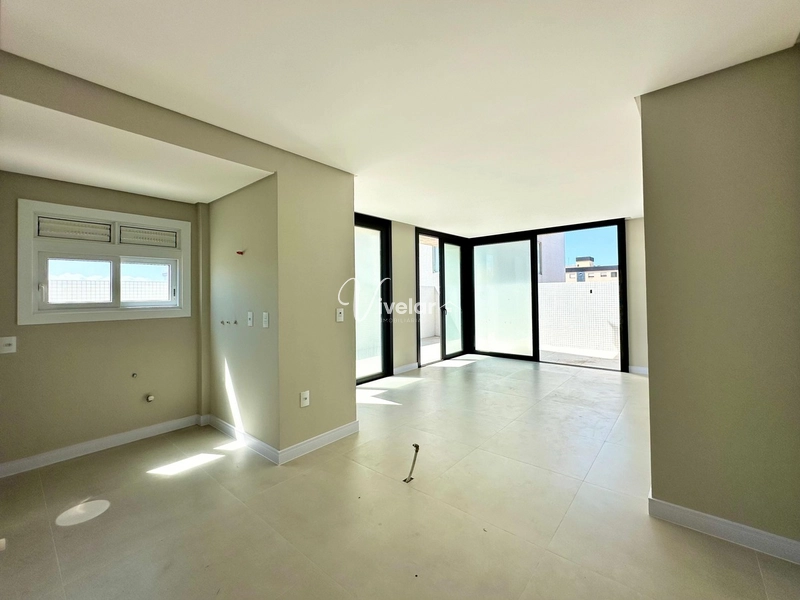 APARTAMENTO COM TERRAÇO, A POUCOS METROS DO MAR: 12ª foto da galeria de imagens do imóvel