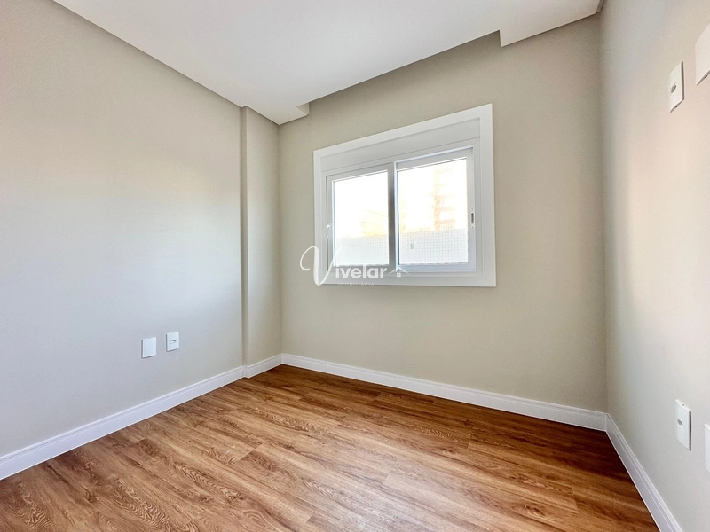 APARTAMENTO COM TERRAÇO, A POUCOS METROS DO MAR: 11ª foto da galeria de imagens do imóvel