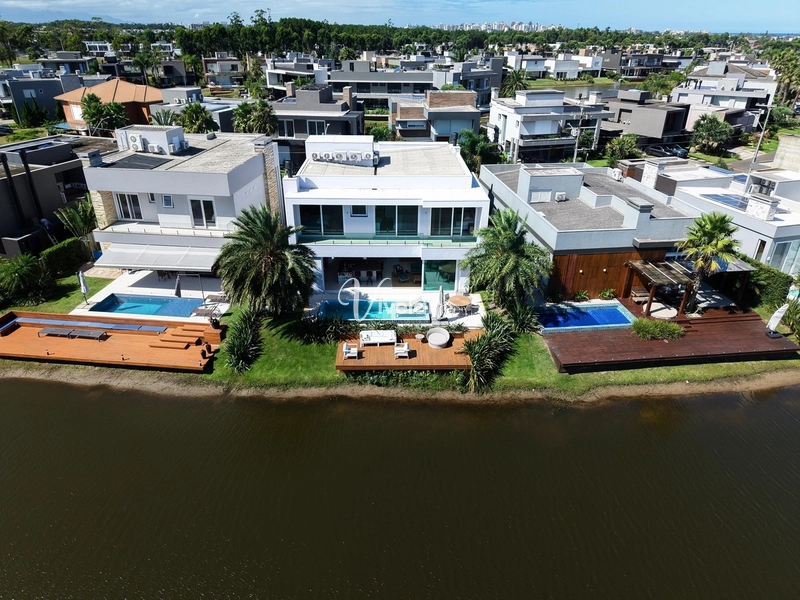 SOBRADO BEIRA LAGO À VENDA NO CONDOMÍNIO MALIBU: 17ª foto da galeria de imagens do imóvel