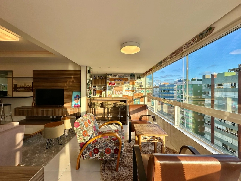DE FRENTE PARA AVENIDA UBIRAJARA MOBILIADO, DECORADO E VISTA MAR: 23ª foto da galeria de imagens do imóvel