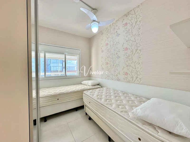 DE FRENTE PARA AVENIDA UBIRAJARA MOBILIADO, DECORADO E VISTA MAR: 2ª foto da galeria de imagens do imóvel