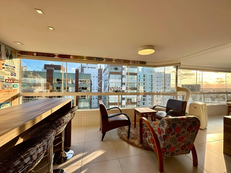 DE FRENTE PARA AVENIDA UBIRAJARA MOBILIADO, DECORADO E VISTA MAR: 13ª foto da galeria de imagens do imóvel