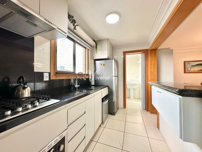 APARTAMENTO À VENDA COM VISTA ETERNA PARA MAR E PRAÇA - RARIDADE: 15ª foto da galeria de imagens do imóvel