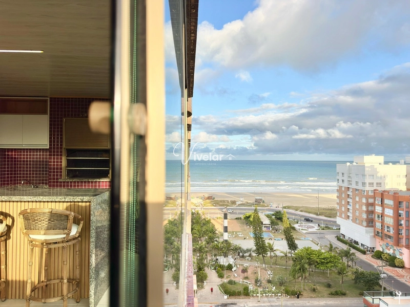 APARTAMENTO À VENDA COM VISTA ETERNA PARA MAR E PRAÇA - RARIDADE: 1ª foto da galeria de imagens do imóvel
