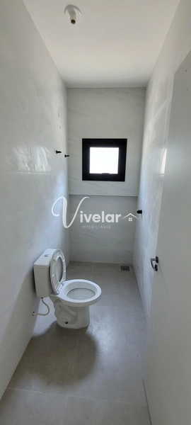 CASA FORA DE CONDOMÍNIO COM ARQUITETURA MODERNA: 8ª foto da galeria de imagens do imóvel