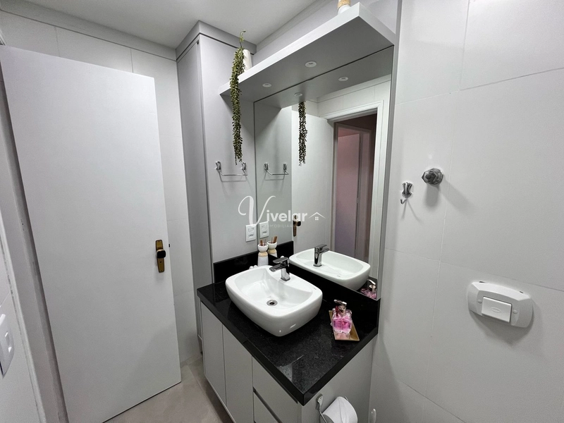 LINDO APARTAMENTO DE FRENTE PARA A PRAÇA FLAVIO AGOSTINELLI !: 16ª foto da galeria de imagens do imóvel