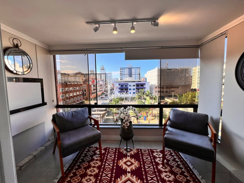 LINDO APARTAMENTO DE FRENTE PARA A PRAÇA FLAVIO AGOSTINELLI !: 9ª foto da galeria de imagens do imóvel