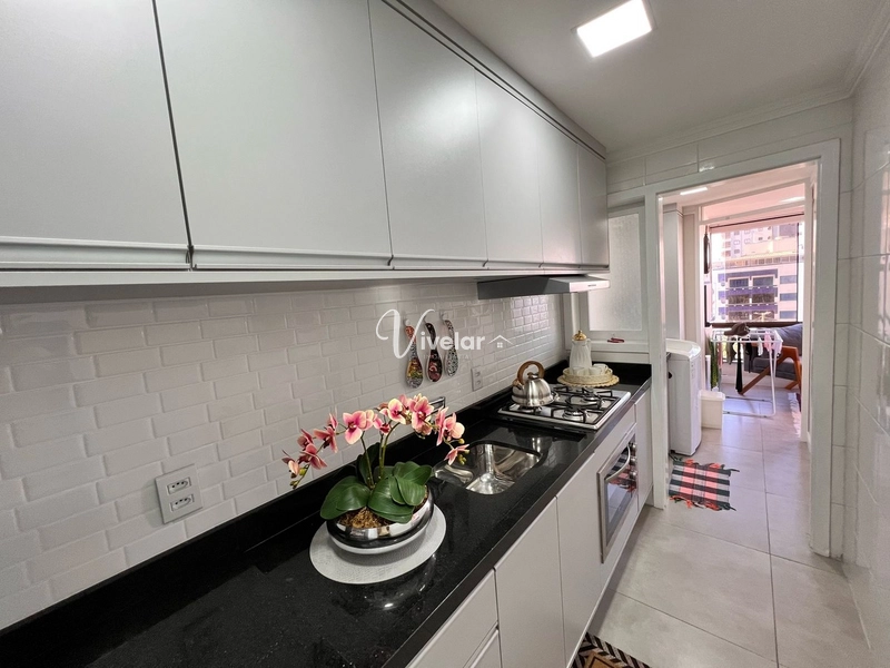 LINDO APARTAMENTO DE FRENTE PARA A PRAÇA FLAVIO AGOSTINELLI !: 5ª foto da galeria de imagens do imóvel