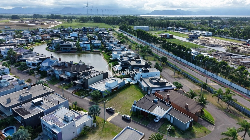LOTE À VENDA PRÓXIMO AO LAGO E CLUBE: 7ª foto da galeria de imagens do imóvel
