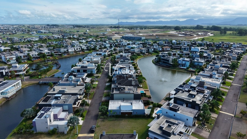 LOTE À VENDA PRÓXIMO AO LAGO E CLUBE: 8ª foto da galeria de imagens do imóvel
