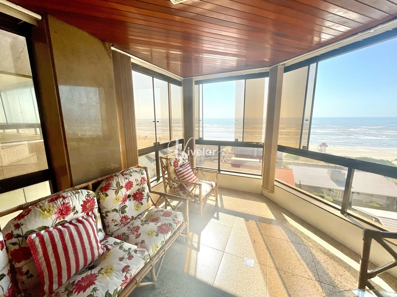 Lindo apartamento com vista para o mar: 1ª foto da galeria de imagens do imóvel