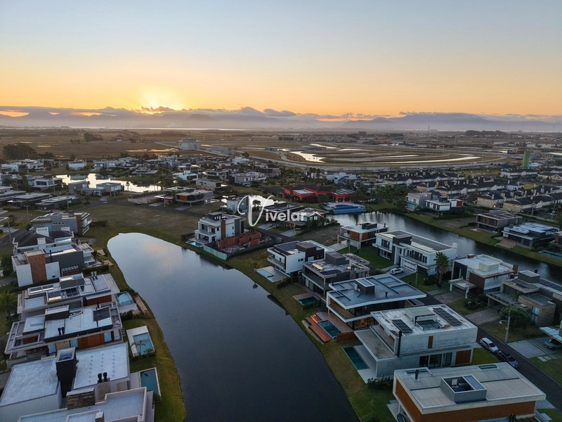 MANSÃO BEIRA LAGO EM CONDOMÍNIO FECHADO!!!: 58ª foto da galeria de imagens do imóvel