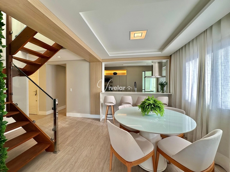 DUPLEX COM VISTA ETERNA PARA O MAR: 9ª foto da galeria de imagens do imóvel