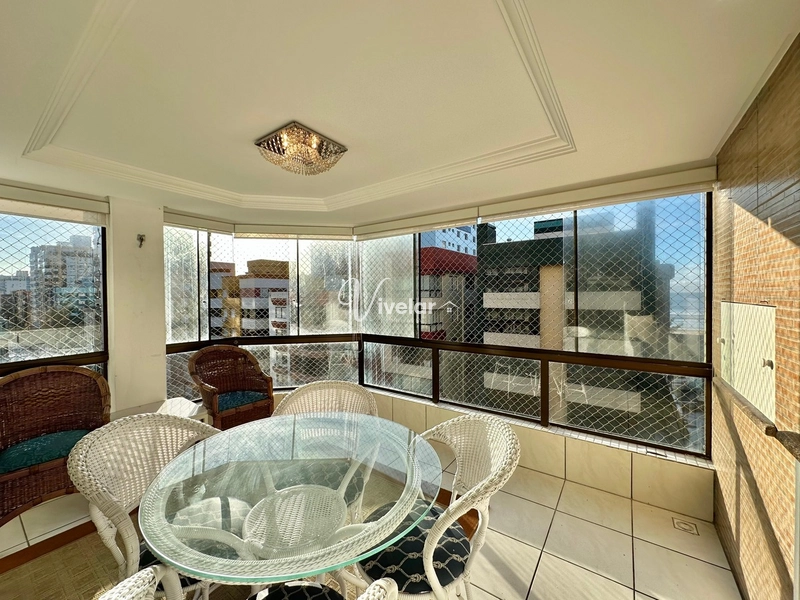 LINDO APARTAMENTO JUNTO A PRAÇA LUIZ BASSANI: 1ª foto da galeria de imagens do imóvel