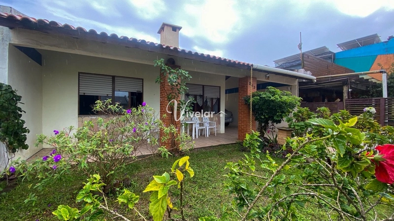 OPORTUNIDADE ÓTIMA - CASA TERRENO INTEIRO: 1ª foto da galeria de imagens do imóvel