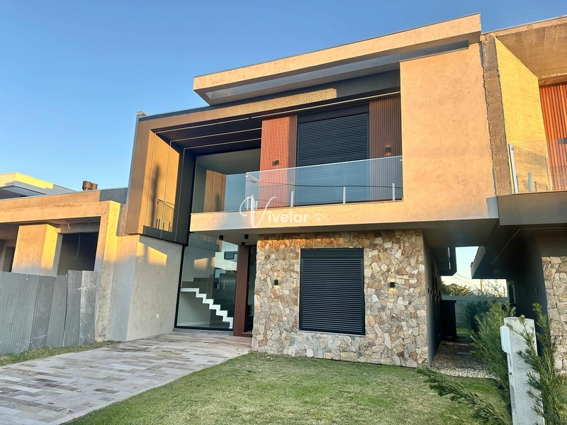 CASA DOS SONHOS NUNCA HABITADA EM CONDOMÍNIO FECHADO: 1ª foto da galeria de imagens do imóvel