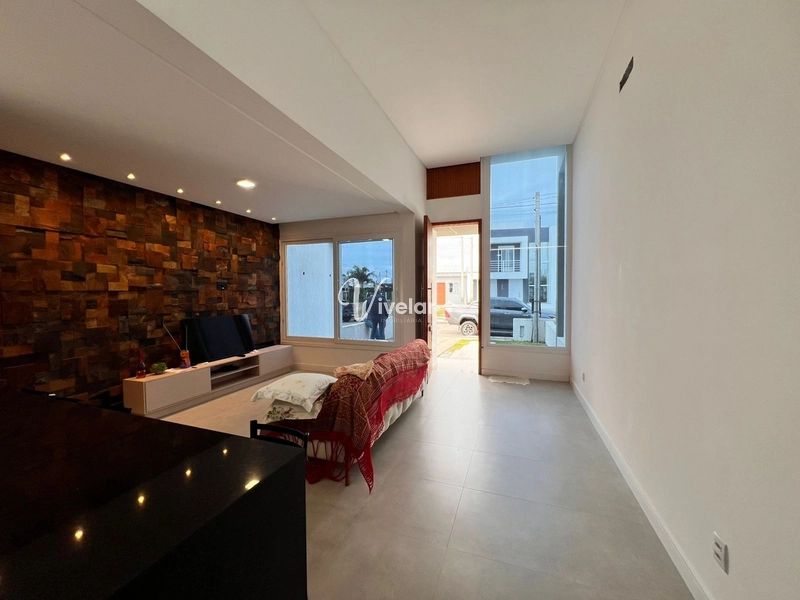 LINDA CASA - PRONTA PARA MORAR: 3ª foto da galeria de imagens do imóvel
