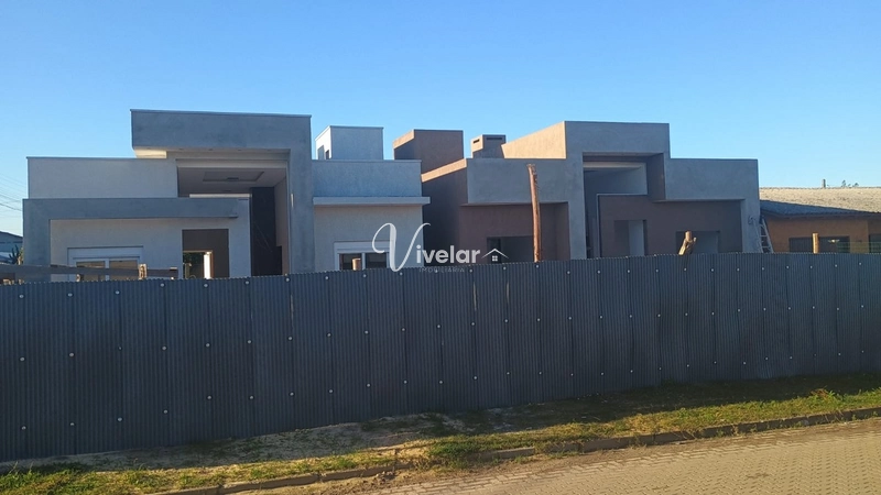CASA ESPELHADA COM PREÇO DE GEMINADA: 2ª foto da galeria de imagens do imóvel